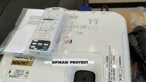 Proyektor Epson EB-S100