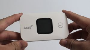 【Flagship】4G LTE Wireless WiFi Wireless Router Sim Card Slot Portable Network Hotspot Device 2100mAh Colorful LED Display 150Mbps