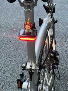 Đèn Hậu Xe Đạp Tự Động Năng Lượng Mặt Trời Chống Nước Cho Xe Đạp Leo Núi Và Xe Đạp Đường Trường Đèn Báo Động Khi Đi Xe Đạp Ban Đêm