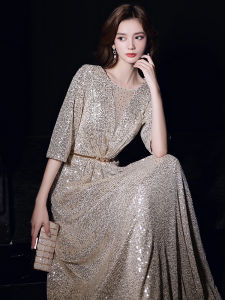 ชุดราตรีสีเงินประดับเลื่อมหรูหราสำหรับผู้หญิง ชุดแต่งงาน ชุดราตรี ชุดราตรีสุดหรู ชุดการแสดง เดรสยาวคลุมเข่า