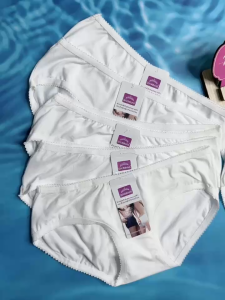 Combo 10 Quần lót học sinh màu trắng cotton mềm mịn cao cấp tạo cảm giác thoải mái  Có nhiều size từ 38 đến 68 ký mặc vừa.