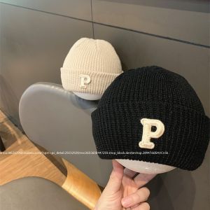 Warm Knitted Baby Hat for Autumn And Winter No-Brim Casual Style Mixed Fabric Foldable Medium Thickness Suitable for Boys And Girls