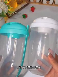 Portable Salad Cup with Fork and Dressing Storage Holder Lunch Storage Yogurt Oatmeal Cereal Milk Cup