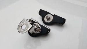 Auto machine cover shooting light bracket fixed car light expansion hood bracket