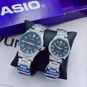 ชุดหุ้นนาฬิกาของชายหญิงดีไซน์เรียบหรูสไตล์นักธุรกิจ สายเลท ชายขนาด 40มม หญิงขนาด 32 มม