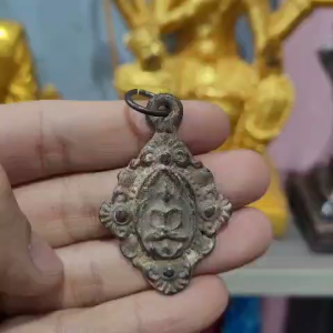 MẶT DÂY CHUYỀN PRA JAOSUA CỔ MANG THEO BÊN NGƯỜI GIÚP TÂM TRÍ BÌNH YÊN