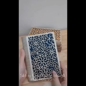 Sổ Tay Thủ Công Bìa Gỗ Họa Tiết Khổ 18x14cm dùng cho ghi chép ghi chú những kế hoạch viết nhật kí làm quà tặng.