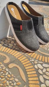 Sandal Selop Pria Casual Desain Unik: Sepatu Sandal Kickres dan Kanvas Trendy