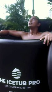 The IceTub PRO - Portable inflatable design: 15-min setup indoor/outdoor use