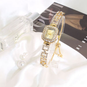 ใหม่นาฬิกาสร้อยข้อมือเพชรเชือกรูดสไตล์เกาหลีสำหรับแฟชั่นสำหรับผู้หญิงสายปรับอารมณ์นาฬิกาควอทซ์หน้าปัดสี่เหลี่ยมสำหรับเด็กผู้หญิง