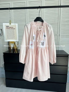 ชุดเดรสผ้าฝ้ายลินินลายดอกไม้พร้อมกระเป๋าปักลายแขนโคมไฟ กระโปรงทรงเอคอวีแขนยาวสำหรับผู้หญิงช่วงฤดูใบไม้ร่วง