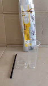 (ชุดละ 5 แพค) แก้วยีราฟ 22 ออนซ์ ปาก 95 mm. พร้อมฝาฮาฟ+หลอดมุกพลาสติกสีดำ ยี่ห้อฮอร์นบอย แพคละ 25 ใบ