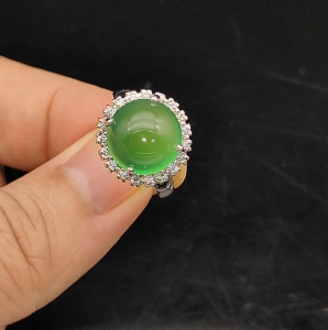 แหวนพลอยโมรา (Chalcedony/ Agate) สีเขียวหยก ตัวเรือนเงินแท้92.5%ชุบทองคำขาว ไซด์นิ้ว 54 เบอร์ 7 US มีใบรับประกันสินค้า