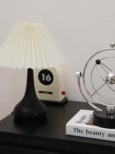 Celestial Eternal Motion Pendulum Newton Pendulum Home Office Desk Decor Stress Relief Leisure Toy Gifts for Adults Table Orname
