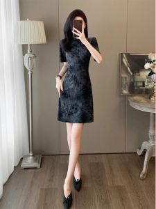 ชุดเดรสสีดำสไตล์จีนใหม่สำหรับผู้หญิง ชุดเดรสสั้นทรงเอเอวสูง แขนสั้น กระโปรงทรงเอ ชุดเดรสฤดูร้อนสำหรับผู้หญิง