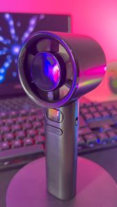 KIVEE พัดลม พัดลมมือถือพัดลมแบตเตอรี่แบบพกพาขนาดเล็กพัดลมมือถือความเร็วสูงความรุนแรง USB พัดลม