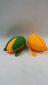 สกุชชี่ มะม่วง ปลอกเปลือง 2 แบบ (ขายสุ่ม 1 ผล) H: 8.5 cm ของวินิจฉัย