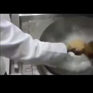 Chảo thép carbon 2 quai xách dùng trong bếp công nghiệp chuyên dùng cho nhà hàng khách sạn . Tặng 1 Chổi Chùi Chảo