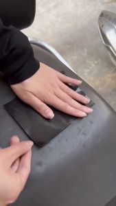 เทปหนัง PVC สำหรับซ่อมโซฟาและเบาะรถยนต์ มอเตอร์ไซค์ 5 เมตร กันน้ำ ทนรอยขีดข่วน สีดำ ใช้งานง่าย