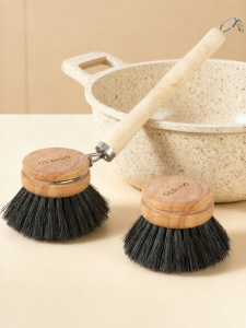 YERBABY | Natural Horsehair Long Handle Non-Damaging Oil-Attracting Pot Brush