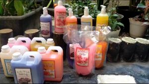 Sabun Mandi Cair Kemasan Dirigen 1000ml Body Wash Ekonomis Wangi Aneka Aroma Menyegarkan Tubuh