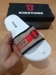 KIDZTUBS Sandal Anak Laki-Laki Karet Slipper Slide Selop Slipon Jepit Karakter Warna Hitam Usia 6-10 Tahun