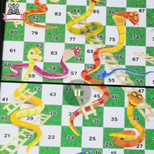 เกมงูและบันไดช่วยพัฒนาจินตนาการและสมาธิ กล่องเหล็กคุณภาพสูง / เกมงูและบันได 3 มิติใหม่