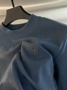 เสื้อยืดแขนสั้นผู้ชาย in BLUE ทรงหลวม ปกกลม ทรงพอดีตัว ทรงพื้นฐาน สำหรับใส่ไปทำงานในฤดูใบไม้ร่วงและฤดูหนาว