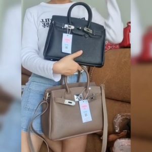 กระเป๋าสะพาย ผญไซส10นิ้ว กระเป๋าถือผู้หญิงเรียบง่าย กระเป๋า กระเป๋าสะพายข้างผู้หญิง