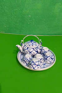 Bộ bình trà đồ chơi loại nhí bằng gốm hoa văn ngẫu nhiên