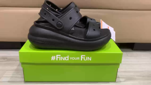 Giày dép crocs chuẩn xịn chống hôi chân nhựa tế bào êm mềm dẻo bền đi mưa lội nước đi biển Crocs band crush sandal trơn cho nữ màu đen