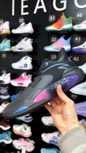 Kyrie Shock Wave 5 Spike Mens Basketball Shoe Anti-slip Sports Training Sneakers Men Breathable Sports Training Athletic Sneakers