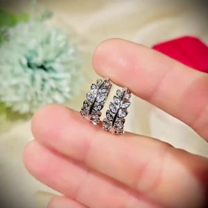 Huitan Simple Stylish Leaf Olive Small Hoop Earrings for Women Paved Shiny Crystal CZ Exquisite Earrings Hot Trendy Jewelry