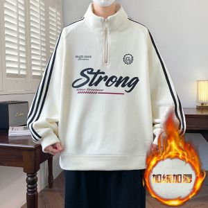 เสื้อโปโลคอตั้งแขนยาวผ้าขนแกะสำหรับผู้ชาย ทรงหลวม สไตล์เกาหลี แฟชั่นฤดูหนาว พิมพ์ลาย เสื้อยืดคอกลม ทรงปกติ