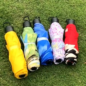 Payung Cantik Kekinian Anti Ultraviolet dan melindungi dari sinar UV serta hujan / Payung Lipat Motif Mini Pocket Umbrella