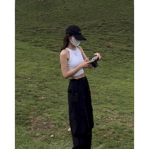 chaqi | Fitted Black Short Vest Top for Women