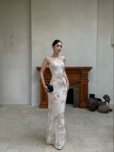 VENUIE | Elegant French Luxury Evening Gown