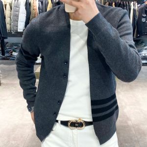 Luxurious Knitted Cardigan for Men Casual Versatile Fashionable Spring Autumn Outerwear Comfortable Fit Stylish Male Knitwear