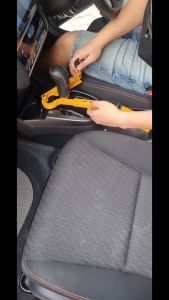 Kunci Gembok Pengaman 2 in 1 Rem Tangan + Persneling Anti Maling Mobil