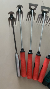 4/6/8/11T Alat Pencabut Mencabut Rumput Liar Di Halaman Rumah/Gagang karet/Merah/Universal COD