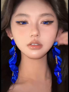 时尚美瞳6 Months (Included) Colored Eyes With Power（1 Pair）Naturally Enlarge Your Eyes Hot Sale Big Eyes新款大直径混血美瞳人鱼姬蓝泰式奶茶雾面雪山半年抛隐形眼镜学生