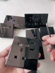 UK Standard 20W Type-C Quick charge Socket Universal Wall 2Way Light SwitchBlack Tempered Glass Double 3pin USB Power Outlet