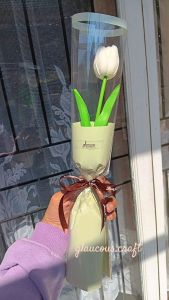 glaucous.craft Single Buket Tulip Artificial Custom Tema Warna dan Kartu Ucapan