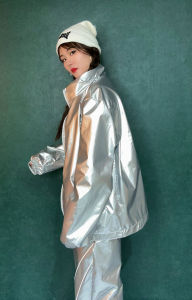 ชุดเต้นรำฮิปฮอปสีเงินหลวมๆ สำหรับการแสดงจั๊ซ ชุดการแสดง Kpop ชุดเต้นรำสำหรับกลุ่มผู้หญิง ชุดการแสดงบนเวที