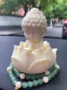 Tượng Phật trang trí ngồi đài hoa sen ô tô nhà cửa