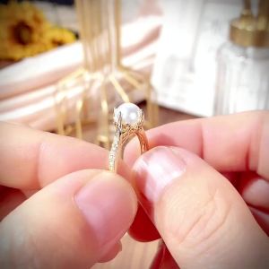 Huitan Imitation Pearl Rings for Women Newly Designed Luxury Wedding Band Accessories Exquisite Gift Temperament Female Jewelry