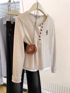 Áo Thun Dài Tay Thêu Hình Gấu Ngắn Dệt Kim Mỏng Mùa Xuân Thu Phong Cách Mới Áo Thun Nữ Cổ Chữ V Dáng Rộng Thường Ngày