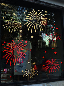 ป้ายติดหน้าต่างปีใหม่ พื้นผิวเรียบ กันน้ำ กันแดด กันกระแทก ตกแต่งบ้าน วัสดุ PVC ป้ายติดหน้าต่างแบบติดได้ด้วยตัวเอง ปี 2024