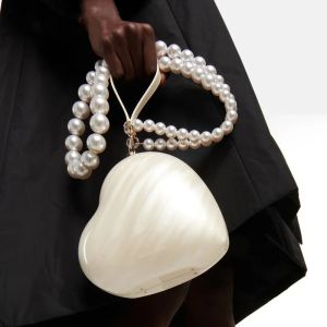 Fashion Acrylic Hearts Evening Bag Pearl Chains Shoulder Crossbody Bags Luxury Bos Evening Bag Small Party Purses for Girls 2025