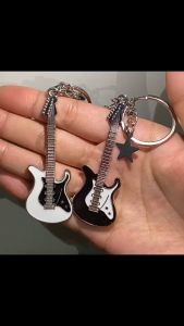 Guitar Love Heart Key Chain for Men Women Cool Pentagram Pendant Fashion Rock Punk Accessories Gift